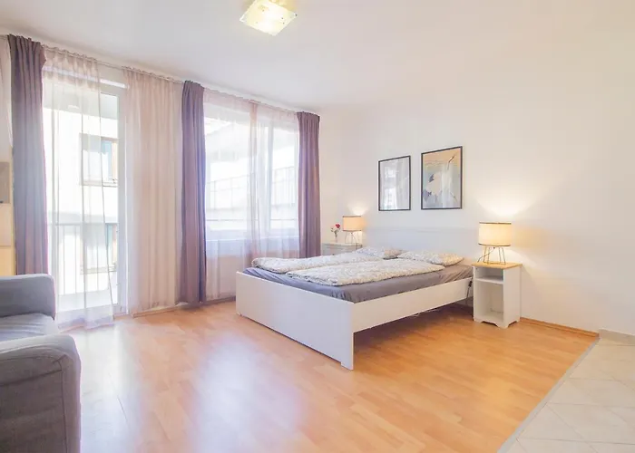 Corvin Modern Studio With Ac, Parking