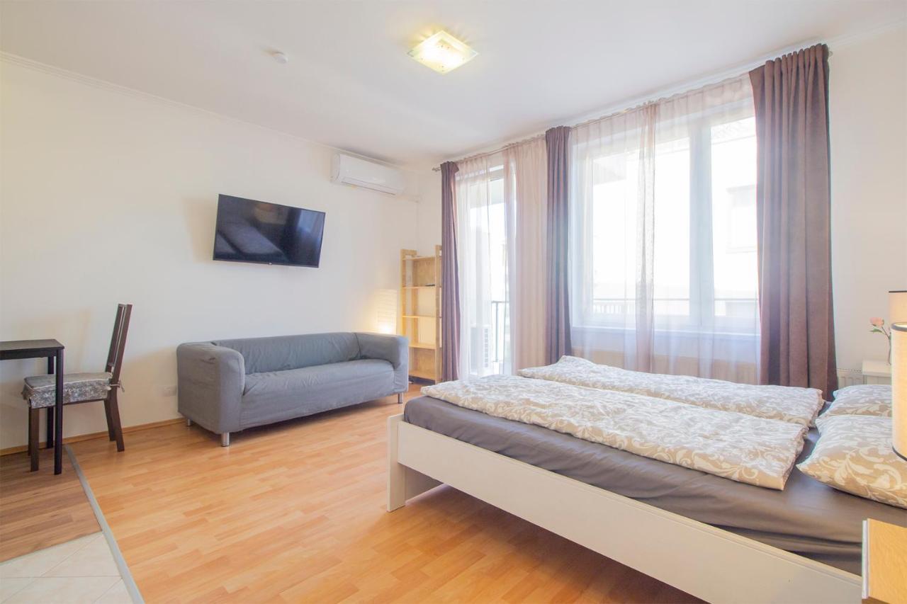 Corvin Modern Studio With Ac, Parking Apartman *